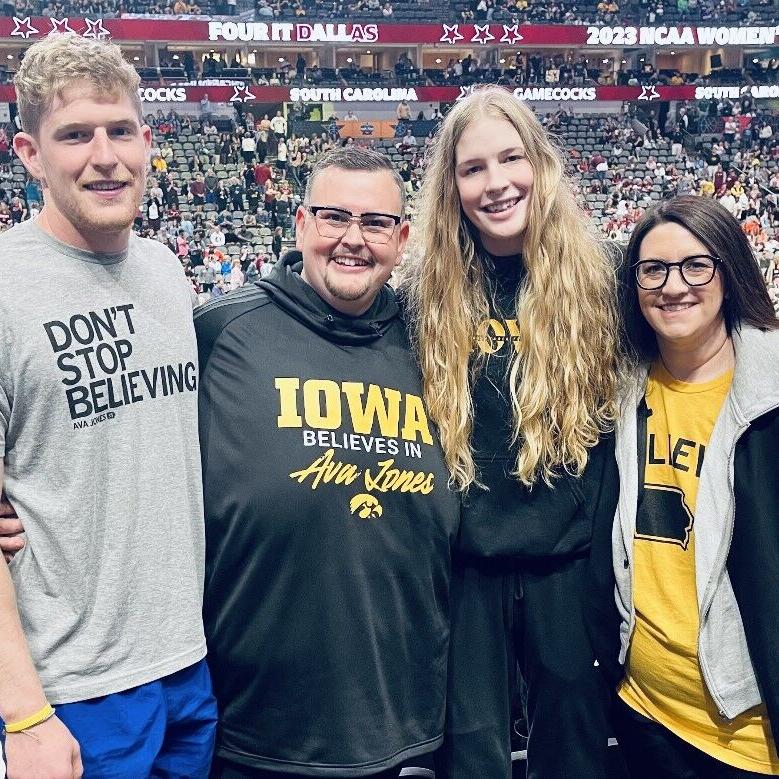 AVA JONES IOWA BASKETBALL1.jpg